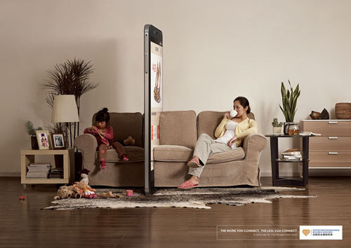 تبلیغات اجتماعی از جدایی که تلفن همراه بین خانواده های می اندازد