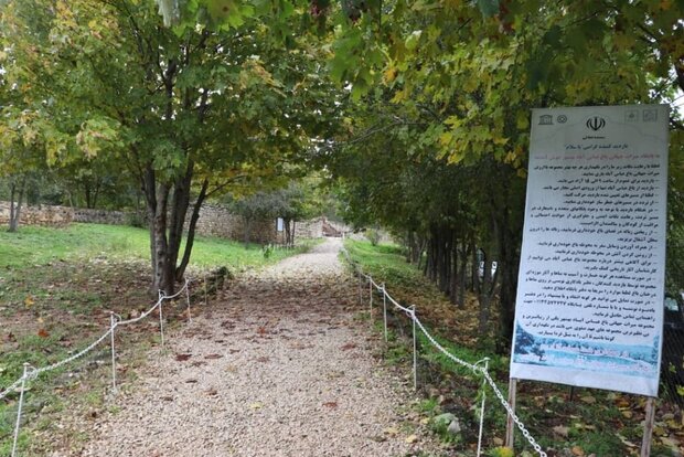 دروازه شرقی مهم ترین باغ غیرکویری ایران مرمت می‌شود