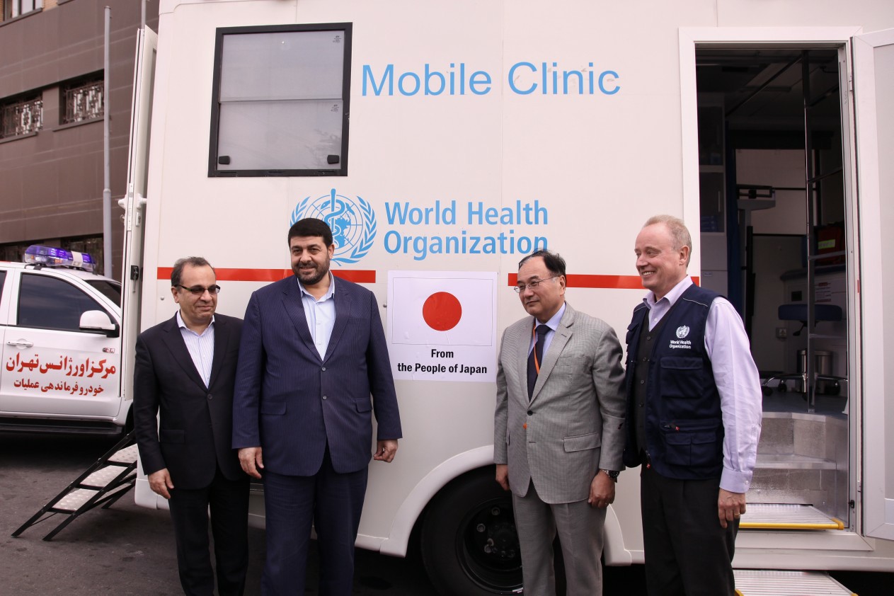 تحویل یک آمبولانس اهدایی سازمان بهداشت جهانی به ایران