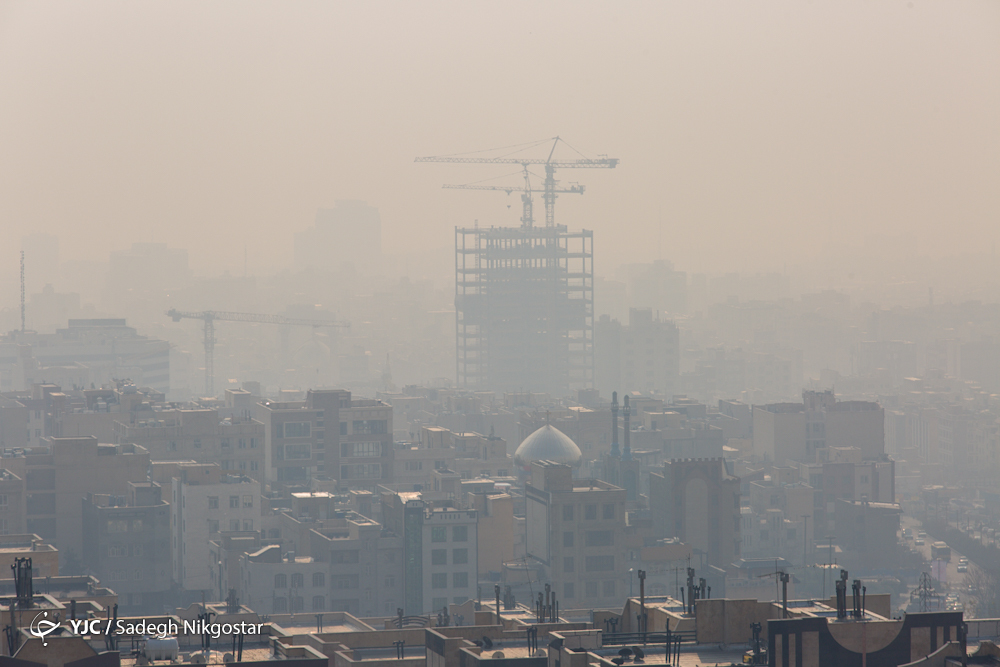 آلودگی هوا قصه تکراری روزهای سرد سال /افزایش افسردگی در پی آلودگی هوا/استقرار آمبولانس های اورژانس از فردا در ۲۸منطقه تهران
