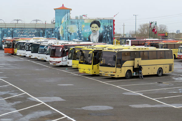 فعالیت بیش از ۴۰۰ وسیله نقلیه عمومی در پایانه مسافربری ایلام