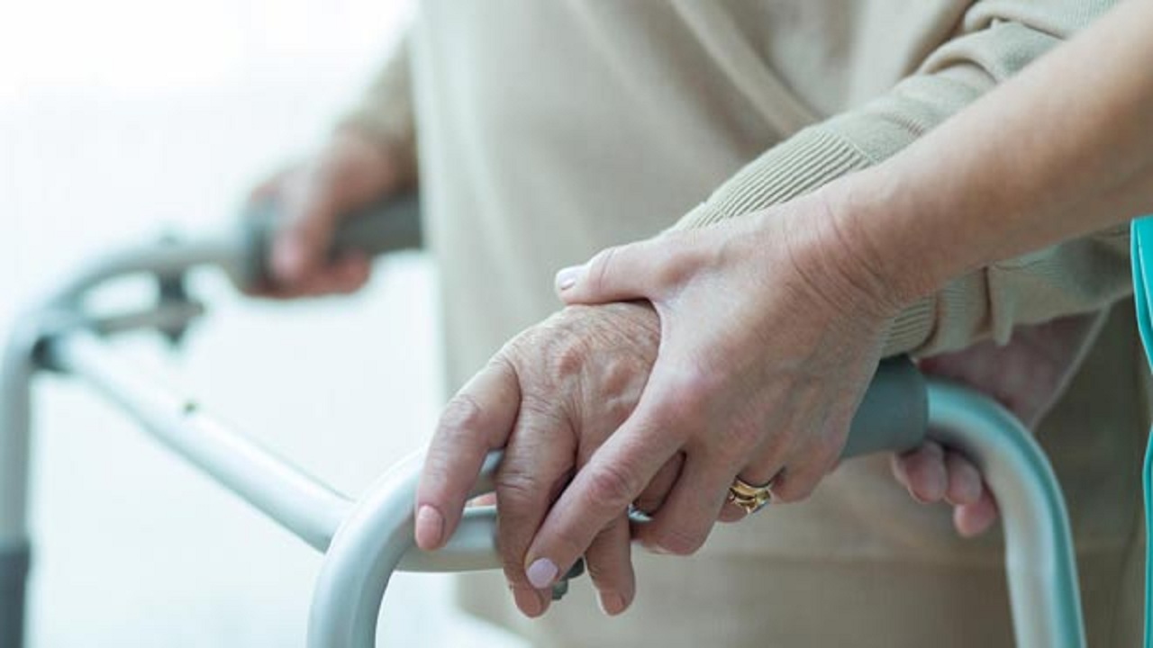 سالمندان در برابر بیماری کرونا در معرض خطر بیشتری قرار دارند