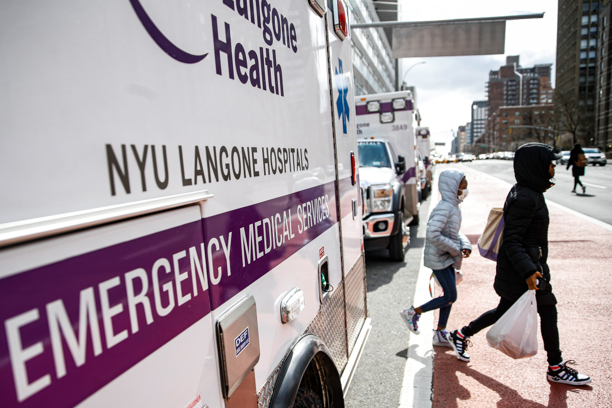 بیمارستان‌های نیویورک با کمبود تجهیزات مواجه هستند