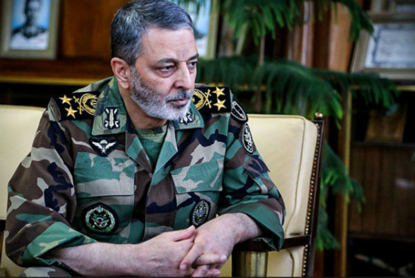 تماس تلفنی فرمانده کل ارتش با علی لاریجانی