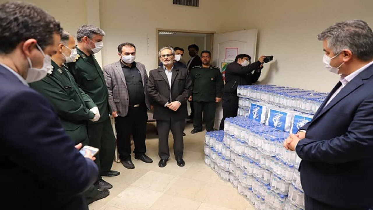 اهدای ۵ هزار بطری محلول ضدعفونی کننده به دانشگاه علوم پزشکی قزوین