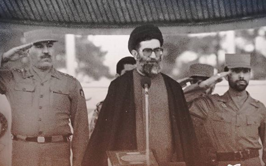 گوشه‌ای از مناسبات حضرت آیت‌الله خامنه‌ای و ارتش جمهوری اسلامی