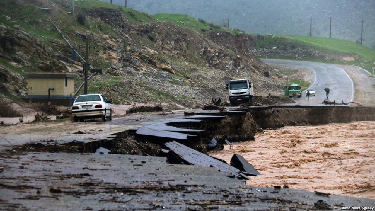 سیل به ۱۱۳ کیلومتر راه‌های استان سمنان خسارت وارد کرد