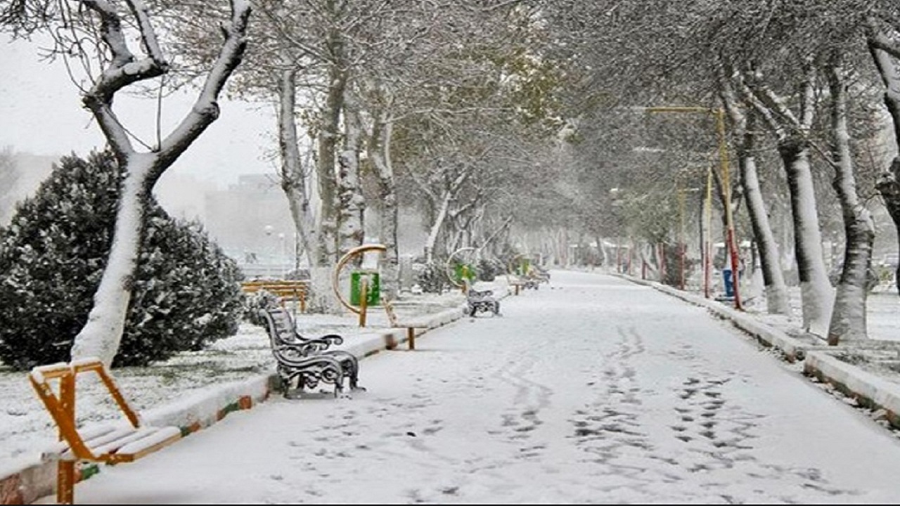 برف در راه زنجان