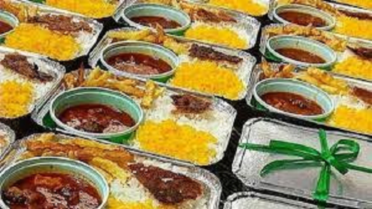 پخت و توزیع غذای گرم بین دو هزار نفر در مشهد