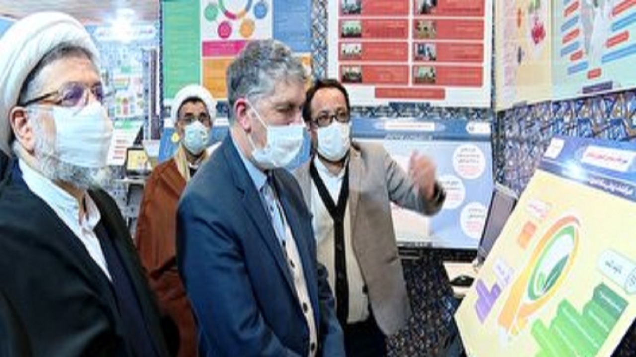 صالحی از نمایشگاه دستاوردهای دفتر تبلیغات اسلامی بازدید کرد