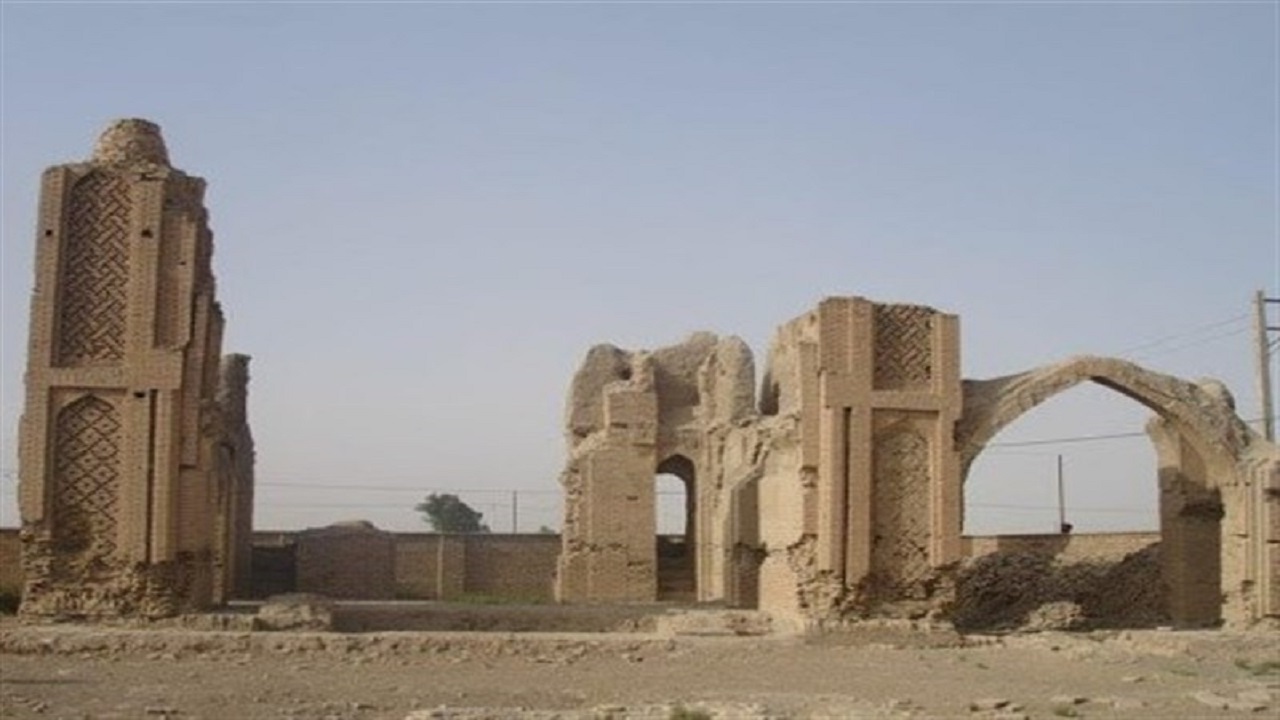 مسجد جامع هفتشویه ویرانه‌ای که تاریخ کشور را به یدک می‌‌کشد