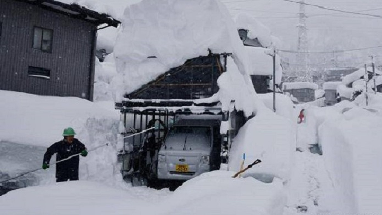 لغو نزدیک به ۱۰۰ پرواز در ژاپن در پی بارش برف سنگین