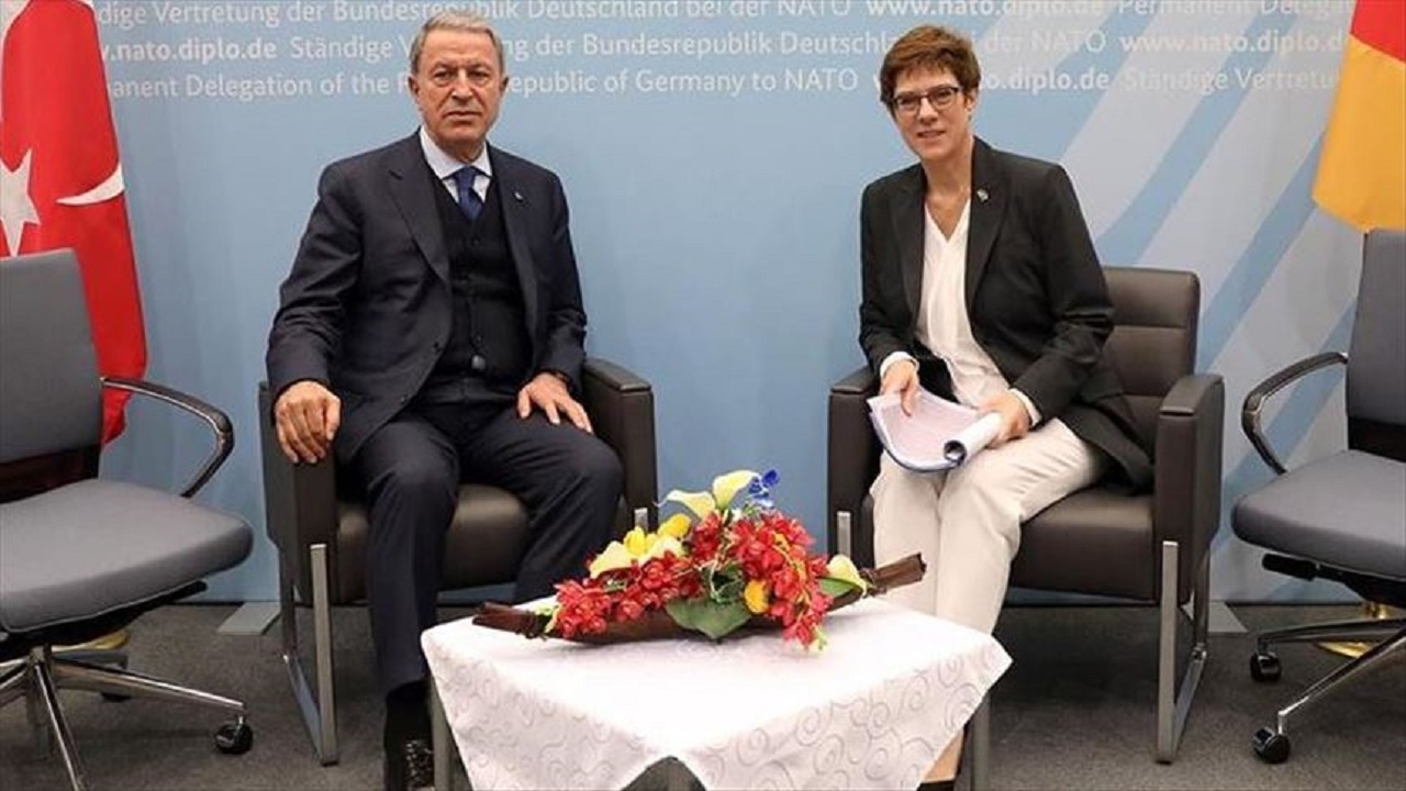 گفتگوی وزرای دفاع آلمان و ترکیه درباره موضوعات امنیتی