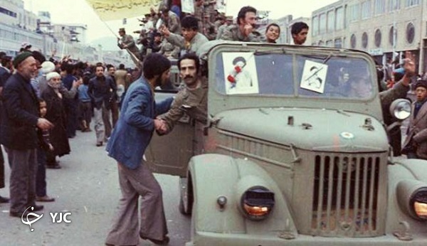 کدام فرمانده ارتشی طرح کودتا علیه امام خمینی را افشا کرد؟