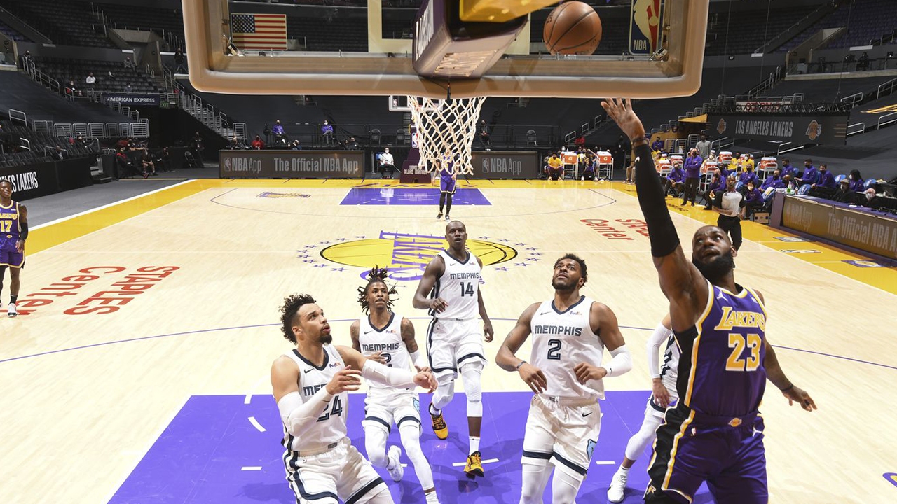لیگ بسکتبال NBA / پیروزی دالاس با درخشش دونچیچ/ لیکرز همچنان در تعقیب یوتاجاز