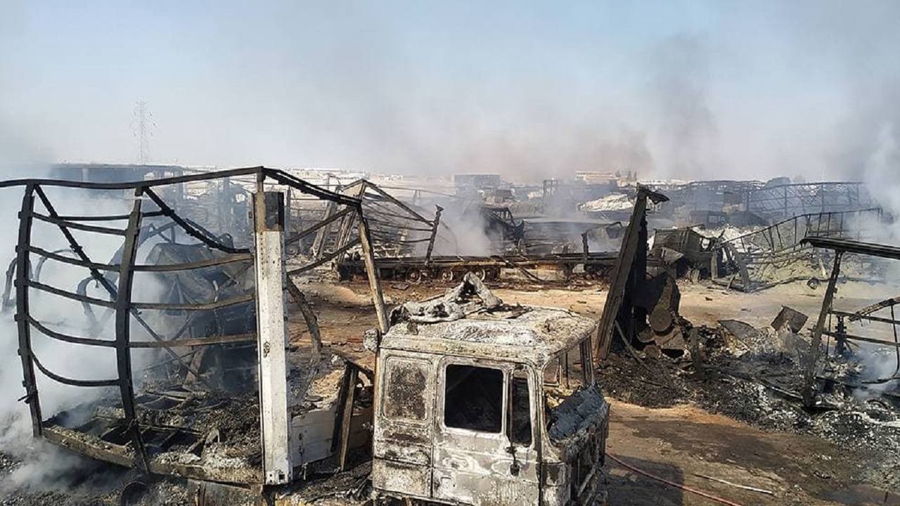 اطفای ۹۸ درصد حریق در گمرک اسلام قلعه/ ۳۰۰ کامیون در آتش سوخت