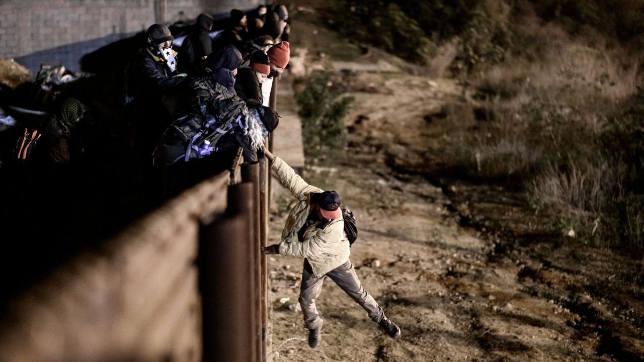 یک قاضی فدرال حکم مهاجرتی بایدن را تعلیق کرد