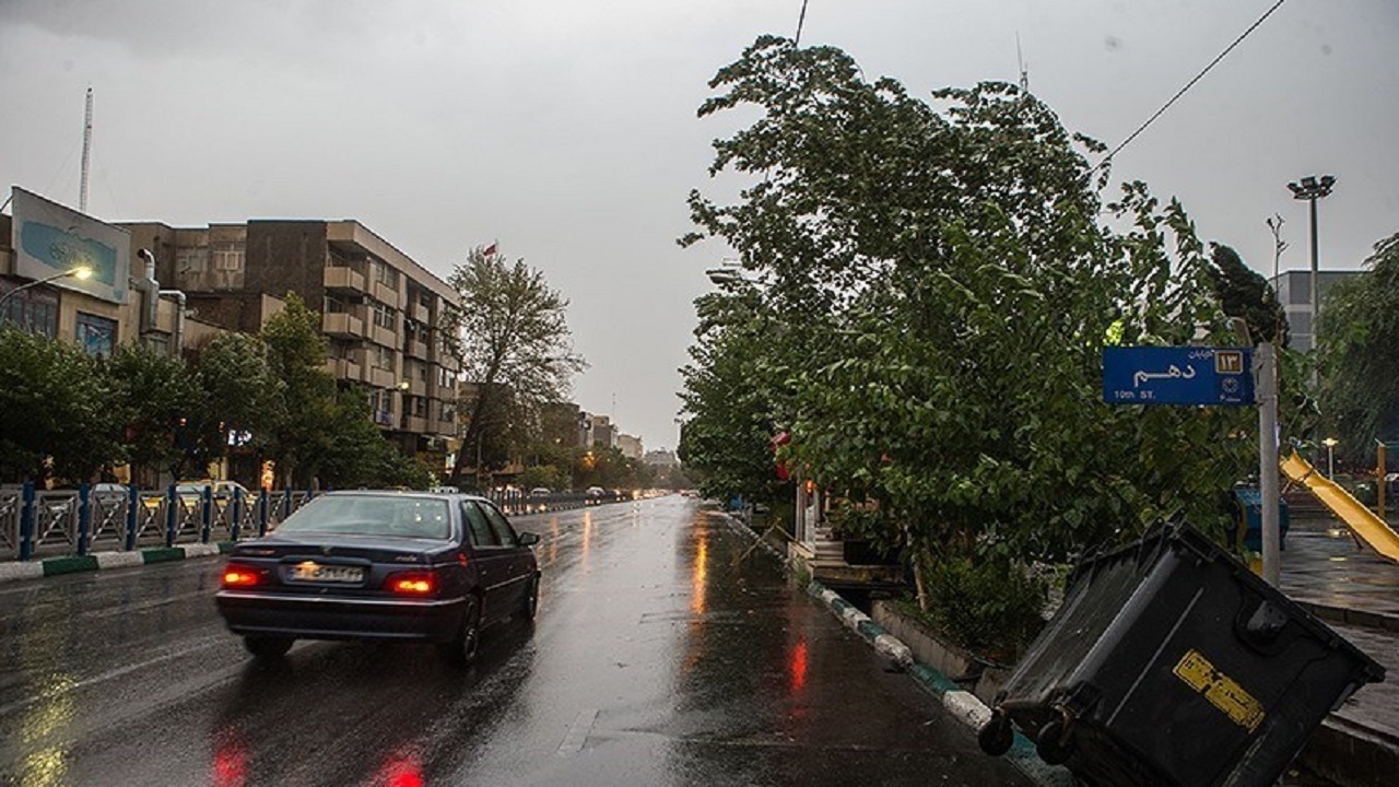 طوفان و باران امروز تهران مشکل خاصی به وجود نیاورد