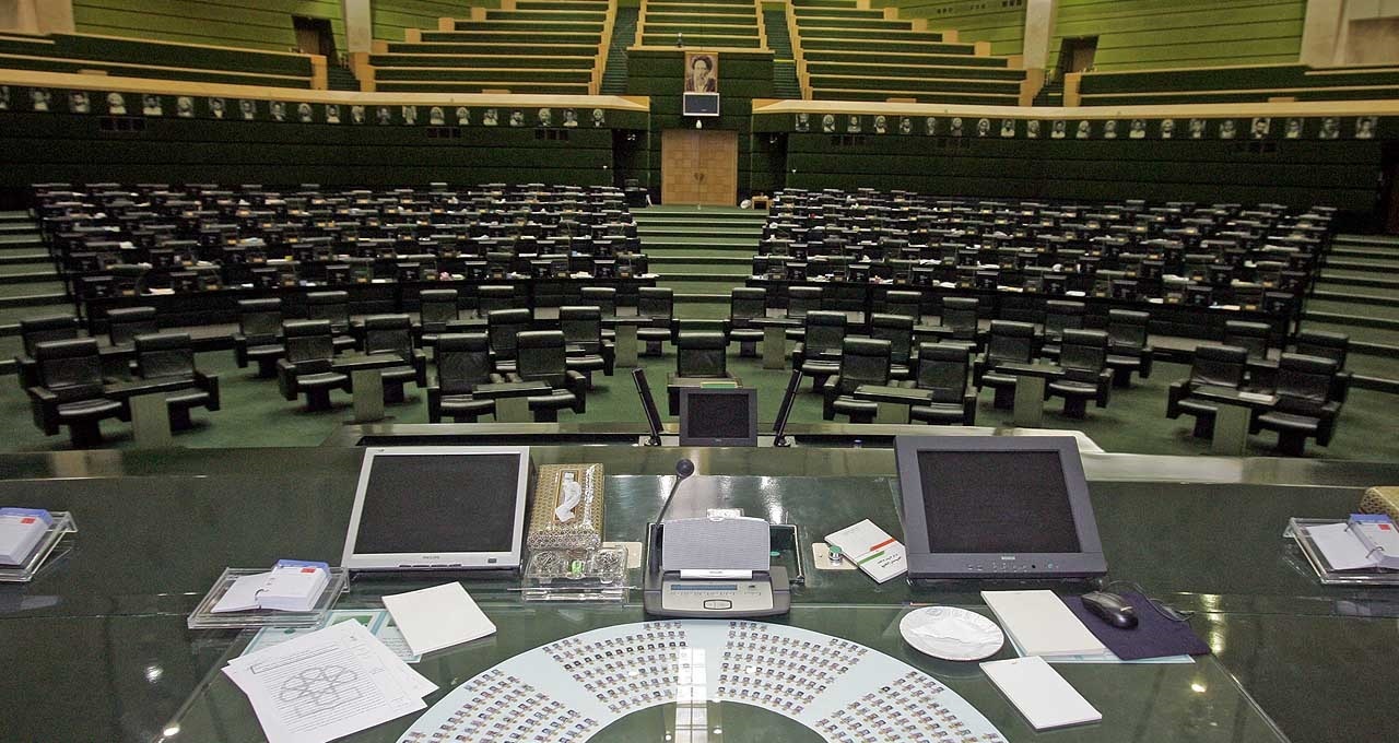 تشکیل پارلمانی به دور از هیجان‌های کاذب؛ وقتی مجلس با گفتمان انقلاب ارزیابی می‌شود