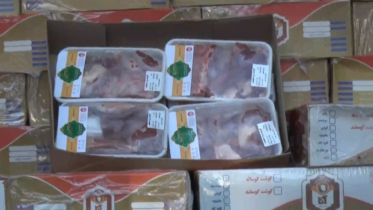 توزیع گوشت میان خانواده‌های بی بضاعت در قزوین