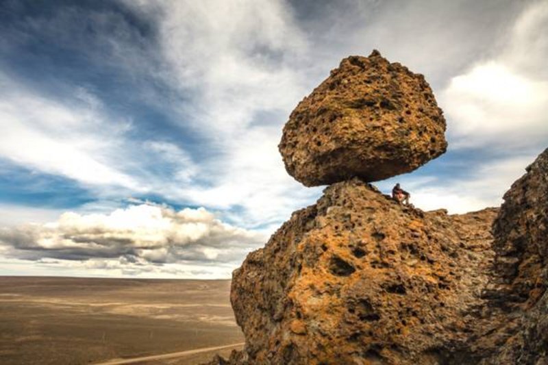 افشای راز صخره‌های معلق در ۱۰ مقصد گردشگری جهان + تصاویر