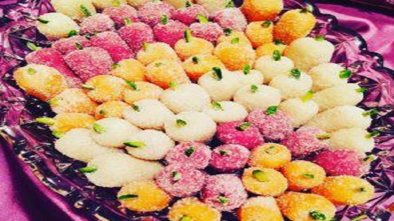 طرز تهیه شیرینی توت بادامی؛ پسته‌ای و زعفرانی برای عید نوروز