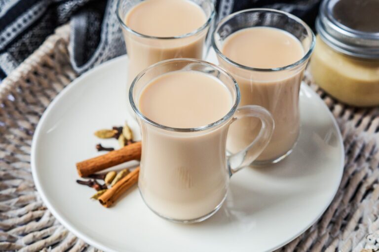 طرز تهیه سه نوع ترکیب چای و شیر