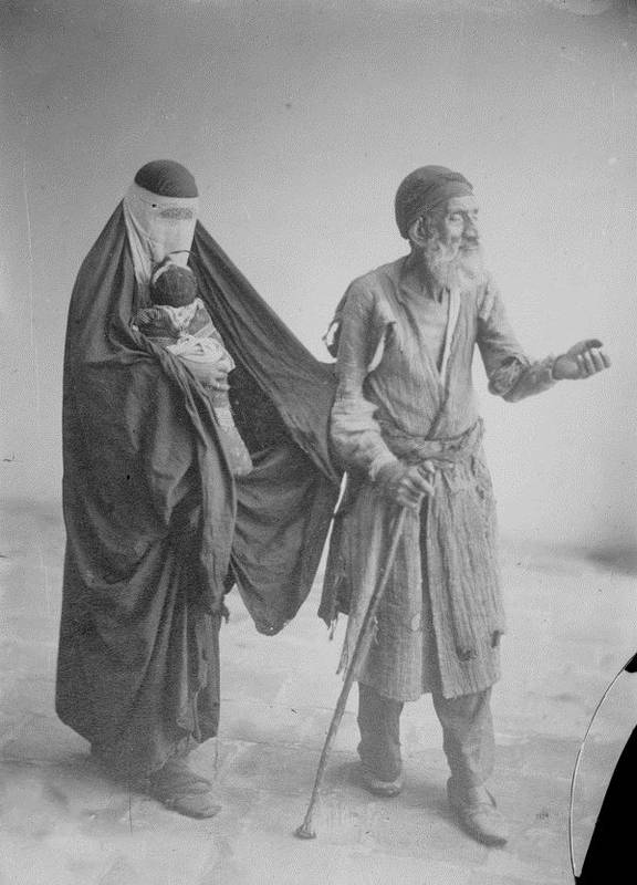 تصویری از متکدیان زمان قاجار