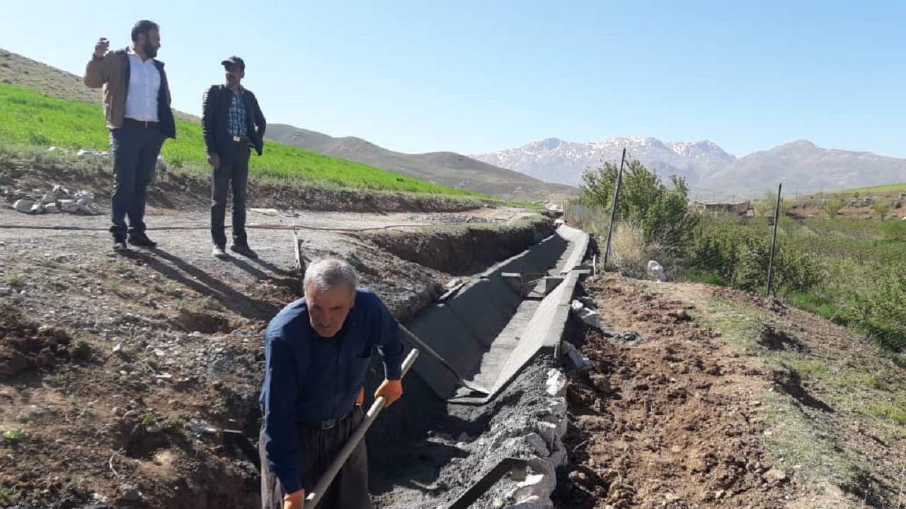 آغاز عملیات پوشش نهر چهارچشمه سورشجان