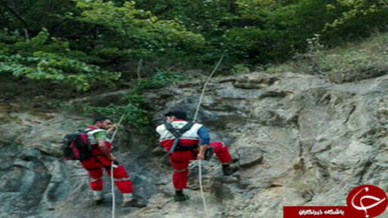نجات دو نفر  در صخره‌های کوه کچیلیک میانه