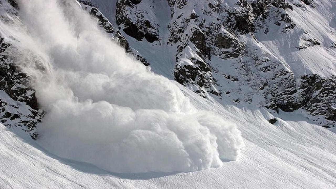 آسیب دیدگی شدید سه کوهنورد در پی ریزش برف در ارتفاعات البرز