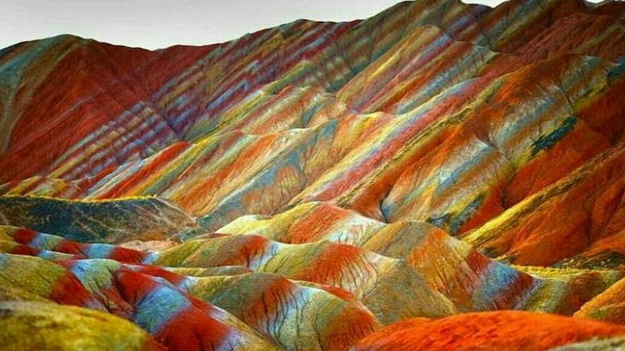 ایران زیباست؛ کوه‌های رنگی «ماهنشان» + تصاویر