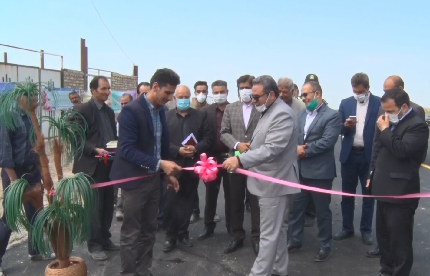 افتتاح و بهره برداری از طرح زیرسازی و آسفالت روستایی در فراهان