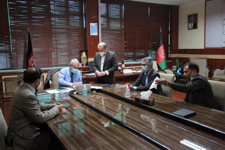 قرارداد ۳۲ میلیون دالری وزارت بهداشت افغانستان با یونیسف برای مبارزه با کرونا