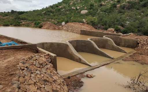 پنج سد رسوبگیر در روستا‌های سقز احداث شد