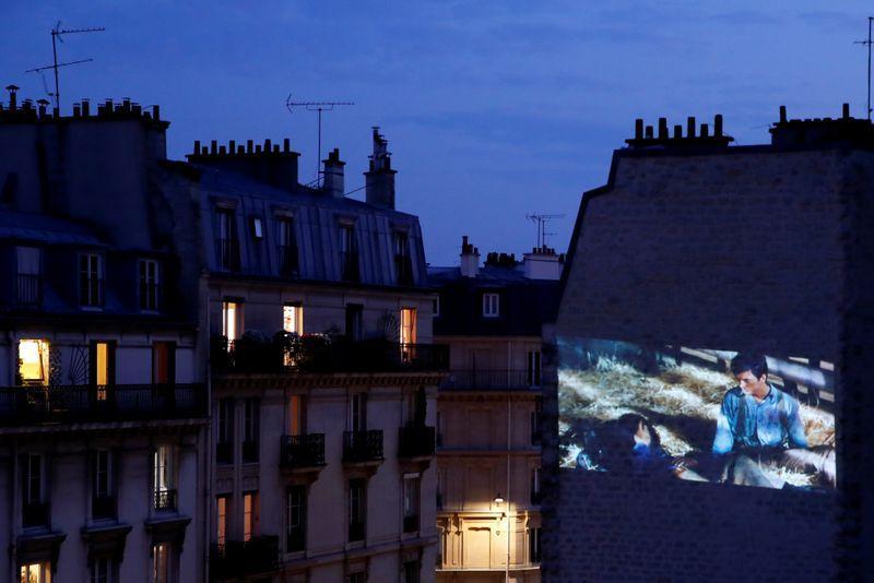 دور زدن قرنطینه به سبک سینمای پاریسی