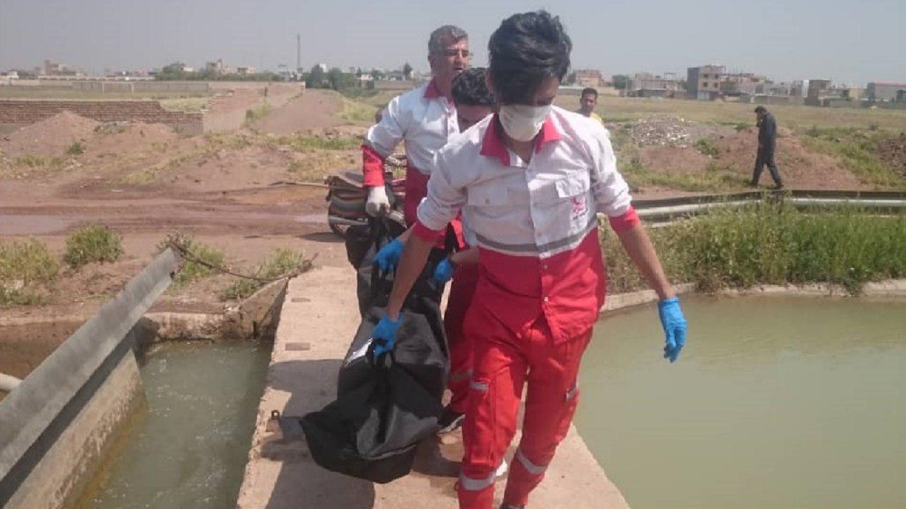 غرق شدن یک نفر در کانال آب در استان قزوین + تصاویر