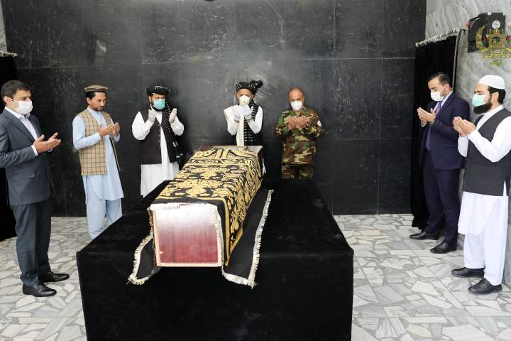 اشرف غنی هیاتی را برای بررسی حمله به مسجد وزیر اکبر خان تعیین کرد