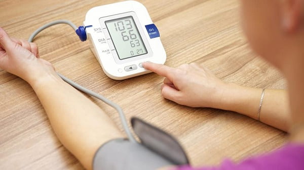 چه عواملی باعث بروز فشار خون می‌شود؟
