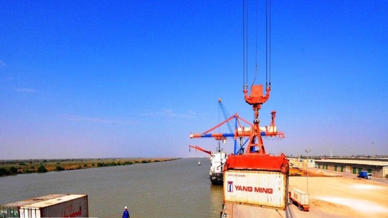 افزایش جذب کالا‌های صادراتی سرامیک و آهن از مسیر دریایی بندر خرمشهر به عراق
