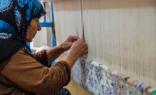 چه چیزی فرش دستباف ایرانی را خارق العاده می‌کند؟/ جایگاه فرش در اقتصاد کشور