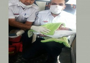 تولد پسر عجول قمی در آمبولانس