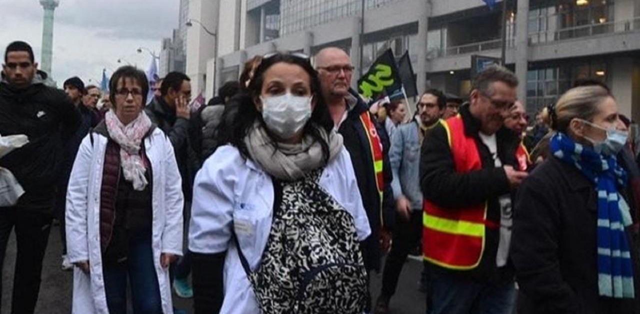 سرکوب اعتراضات مسالمت‌آمیز پرستاران فرانسوی با گاز اشک‌آور