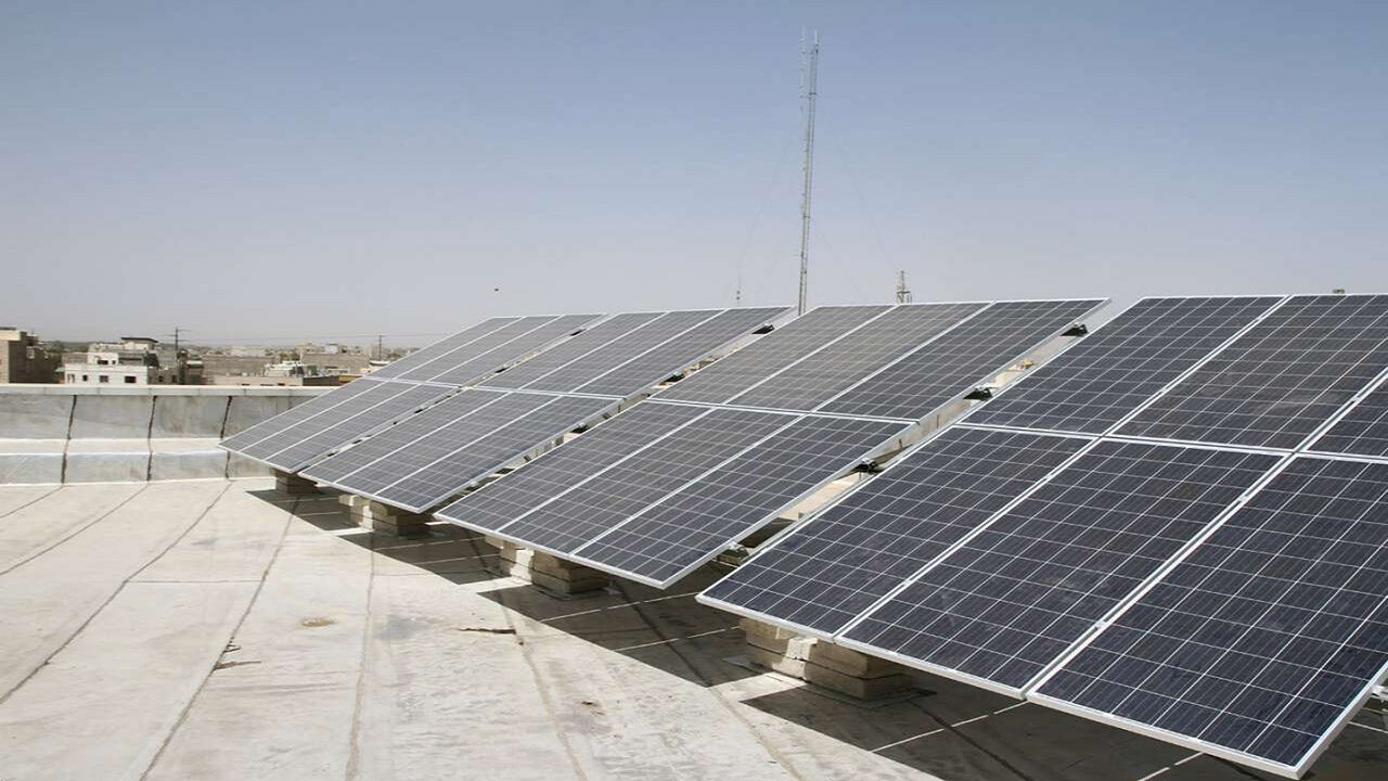 بهره‌برداری از نیروگاه خورشیدی ۴۰ کیلوواتی حوزه علمیه دامغان