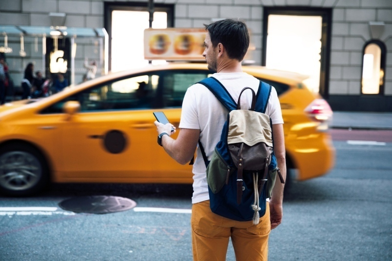 راه‌های ساده برای داشتن سفری ایمن‌تر با تاکسی‌های اینترنتی