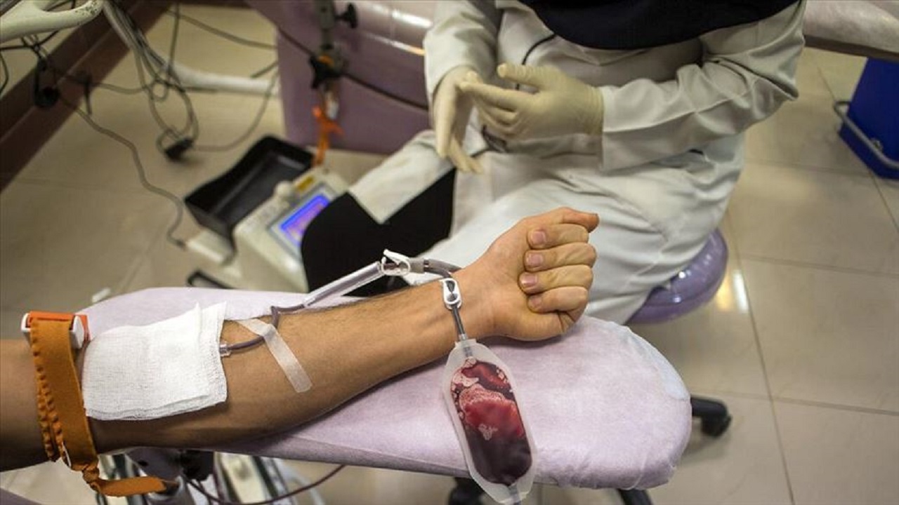 بهبود یافتگان کرونا برای اهدای پلاسما به مراکز انتقال خون مراجعه کنند