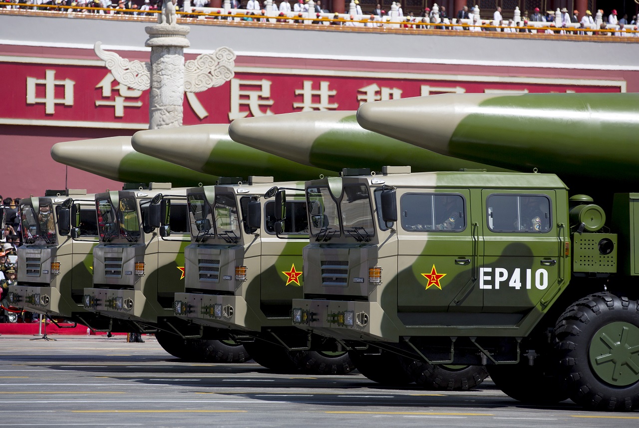 موشک‌های «دنگ‌فنگ» چین ناوهای آمریکایی را در تیررس قرار دادند