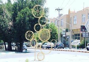 پنج المان از نماد دو چرخه در شهر یزد نصب شد