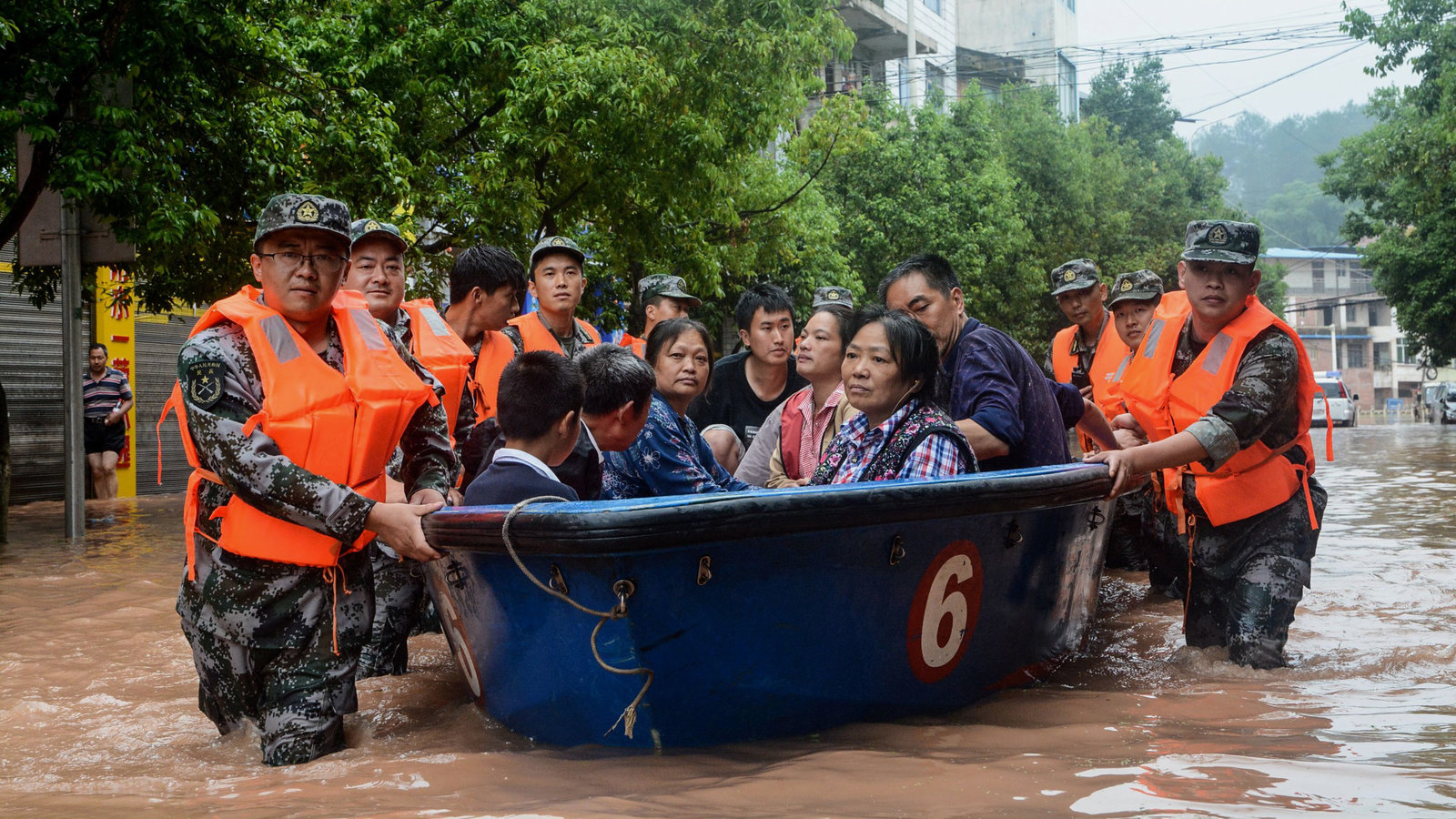 رودخانه «یانگ‌تسه» در چین طغیان کرد+ تصاویر