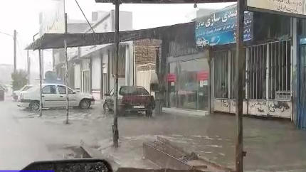فیلمی از بارش باران و آبگرفتگی معابر عمومی در گنبدکاووس